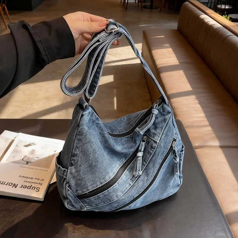 New Winter Fashion Crossbody Korean Style Large Capacity Denim Shoulder Multi Pocket Casual Texture Simple Commuting Bag X260728
