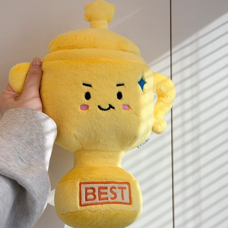 Jouet en peluche trophée créatif, haute valeur esthétique, poupée mignonne, décoration de bureau, cadeau de sensation Internet populaire, vente e