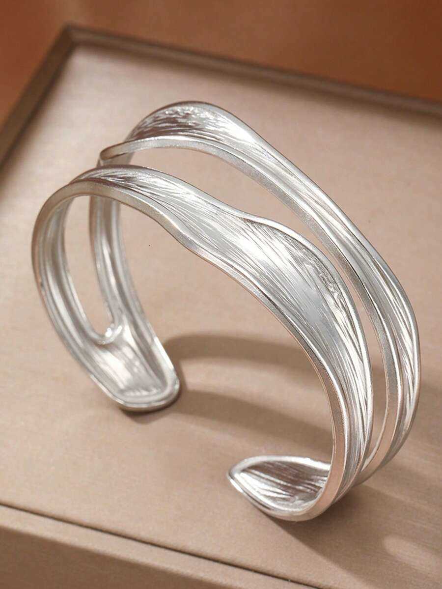 1 Piece Of Fashionable Niche Design Exquisite Simple Asymmetrical Texture Stainless Steel Adjustable Bracelet H2607271
