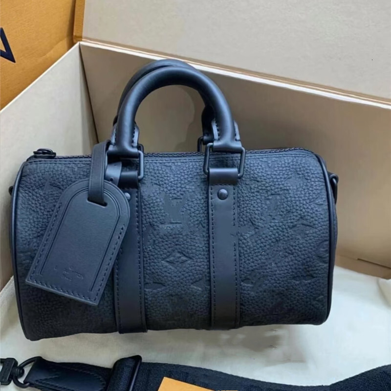 designer bag 2025 Fashion New Genuine Leather Men's Pillow tote bag Casual Boston Versatile Trendy Shoulder Handbag Crossbody Bag