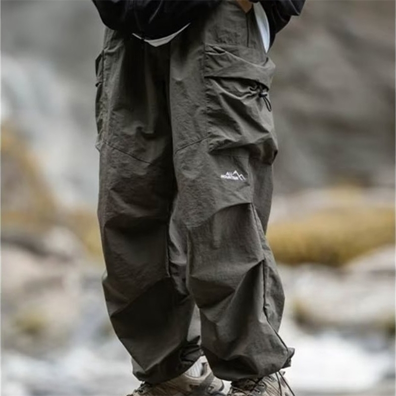 Mens Spring and Autumn Waterproof Hip Hop Mountaineering Pants Casual Harajuku Work Pants Black Cargo Outwear Pants a260727BJ