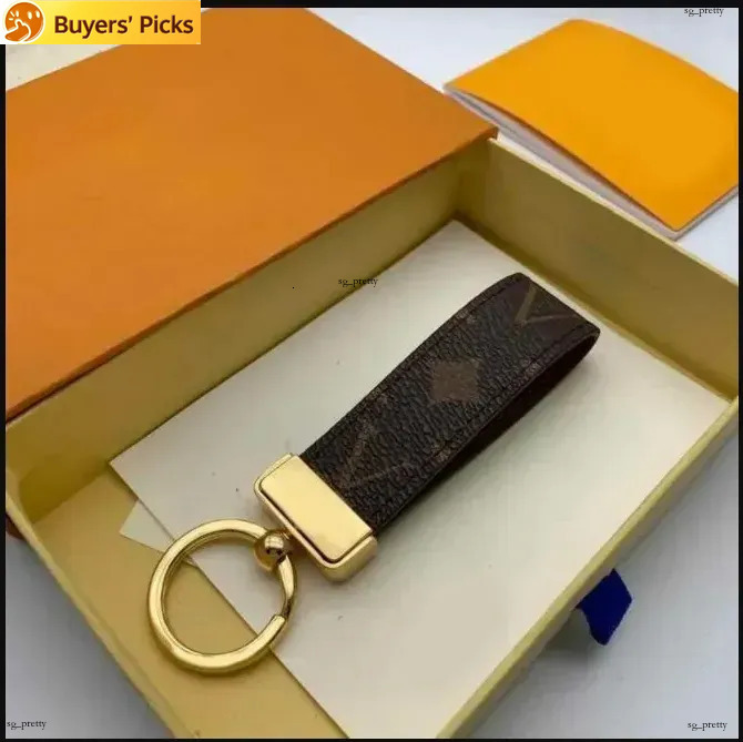 Keychain Classic Exquisite Luxury Designer Car Keyring Zinc Alloy Letter Unisex Lanyard Gold Black Metal Small Jewelry
