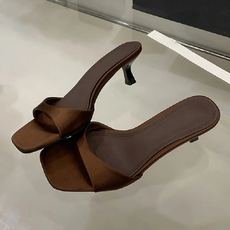 Eilyken Summer Fashion Open Toe Silk Women Slipper Slip On Elegant Thin Low Heel Dress Ladies Slides Shoes Zapatillas De Mujer 260729BJ
