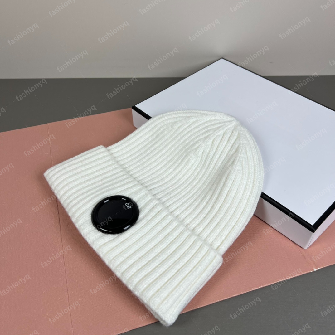 Designers Hats Cuffed Beanie Winter Knitted Toque Autumn Classic Winter Hats For Men And Women Outdoor Womens Cappelli Travel Winter And Autumn Warm