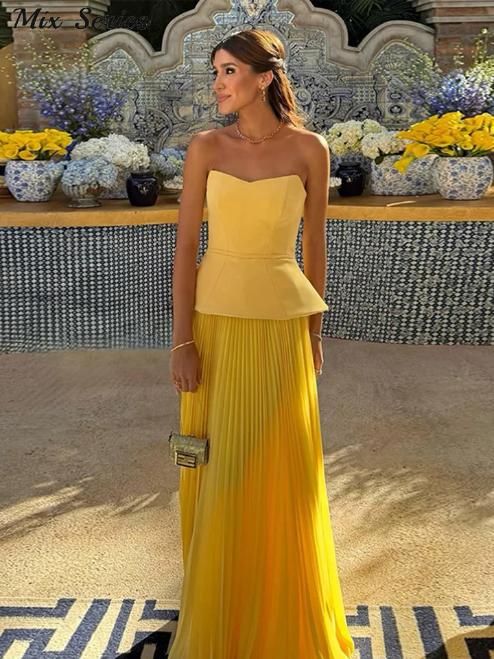 Fashion Yellow Skirts Sets Womens Slim Sleeveless Backless Strapless Tops High Waist Pleated Skirt 2026 Summer Lady Holiday Rob 260728BJ
