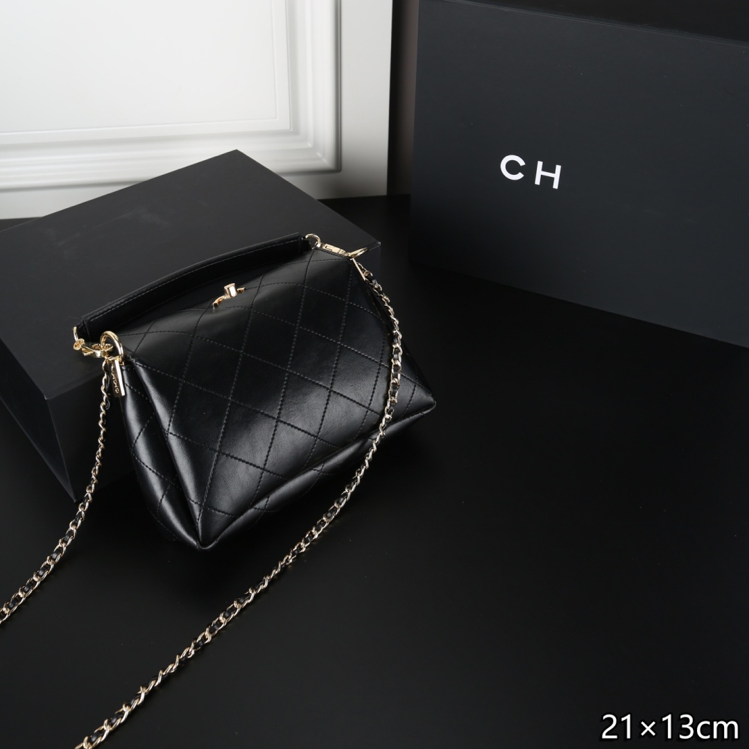 Women Designer Quilted Handbag Detachable Chain Crossbody Bag Luxury Twist Lock Top Handle Shoulder Bag Elegant Ladies Daily Mini Makeup bag