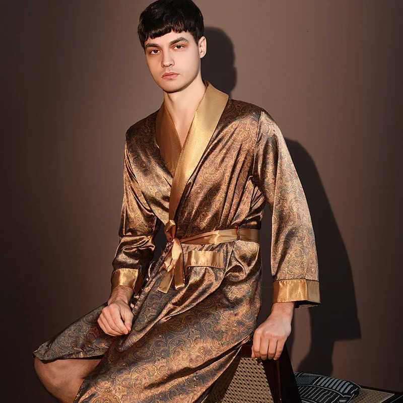 Quty High Nightrobes Men Summer Thin Bathrobe Large Size Ice Silk Pajamas Robe Male Loungewear Gents Spring S2609243CGA