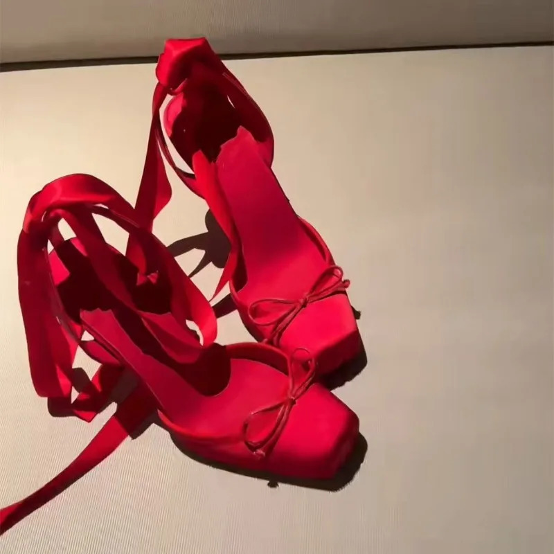 Womens Pointedtoe Black Highheeled Shoes Niche Closedtoe Sandals Frenchstyle Kitten Heels Backless Single Shoes 2026 Summer Collection 260729BJ