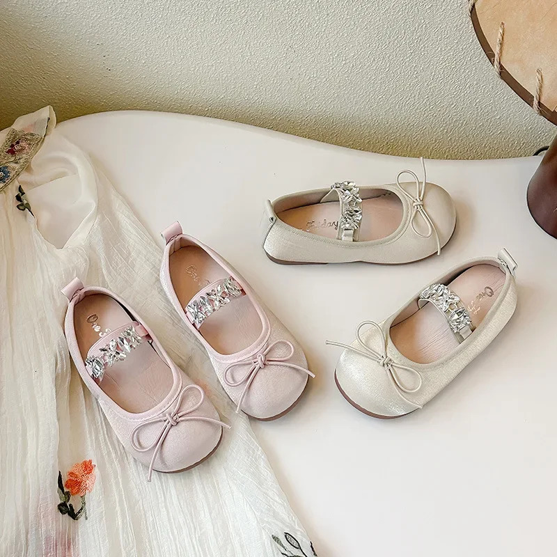 Girls Ballet Dance Shoes Butterfly Knot SlipOn Sparkling Diamond Silk Surface Spring Summer Style Korean Version Kids 260730 0