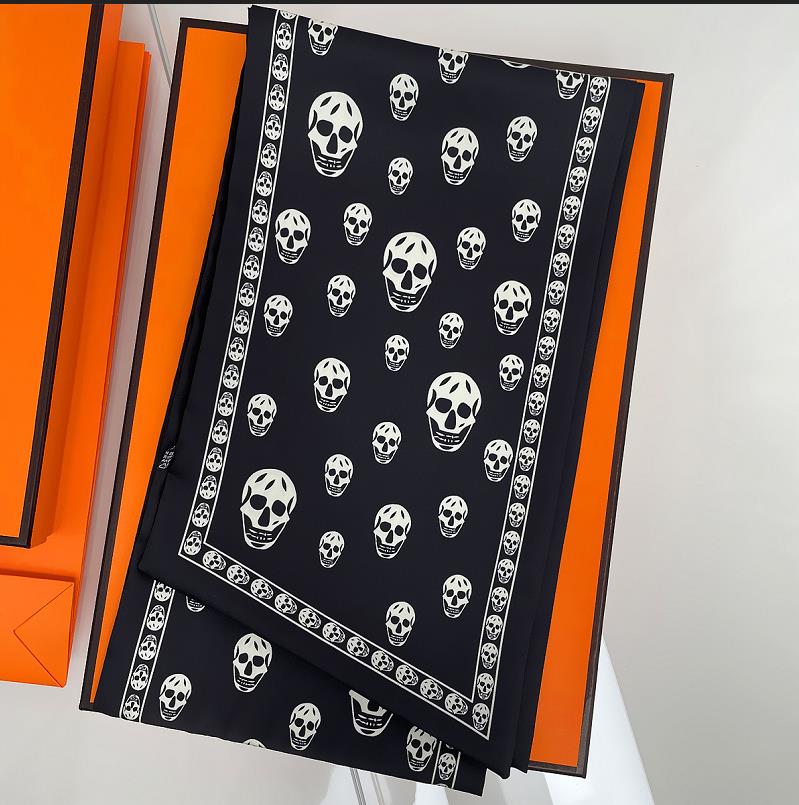 Designer Skull Soie Luxueux Femmes étroites et à la mode Bande de cheveux Ruban polyvalent Costume Écharpe attachée C260905