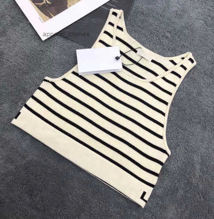 Womens Tanks u0026 Camis Letter Budge cotton-blend Cropped top Shorts Designer Yoga Suit O-neck Sleeveless Sex bra Vest Ladies solid Elastic Femme v