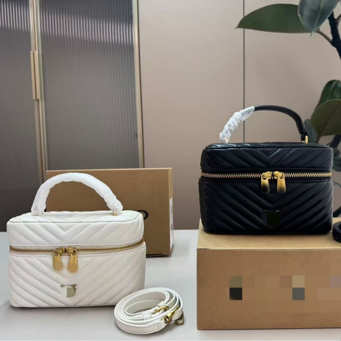 Pink Swallow New Makeup ladies' bag Box Genuine Leather gold Metal Handbag Crossbody European and designer bag American Women's Bag