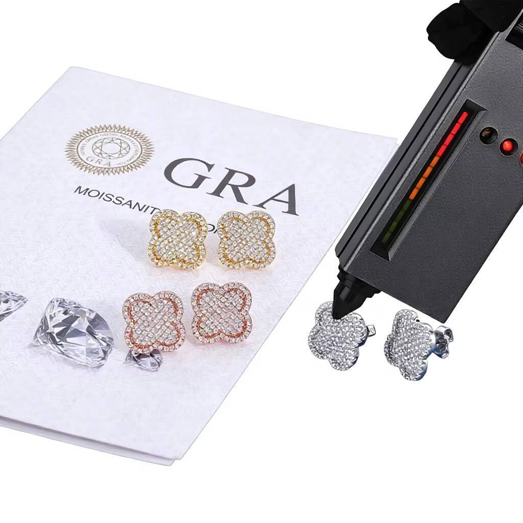 Cross-border European American Hip-Hop S925 Sterling Silver Stud Earrings Light Luxury Premium Feel Four-Leaf Clover Moissanite