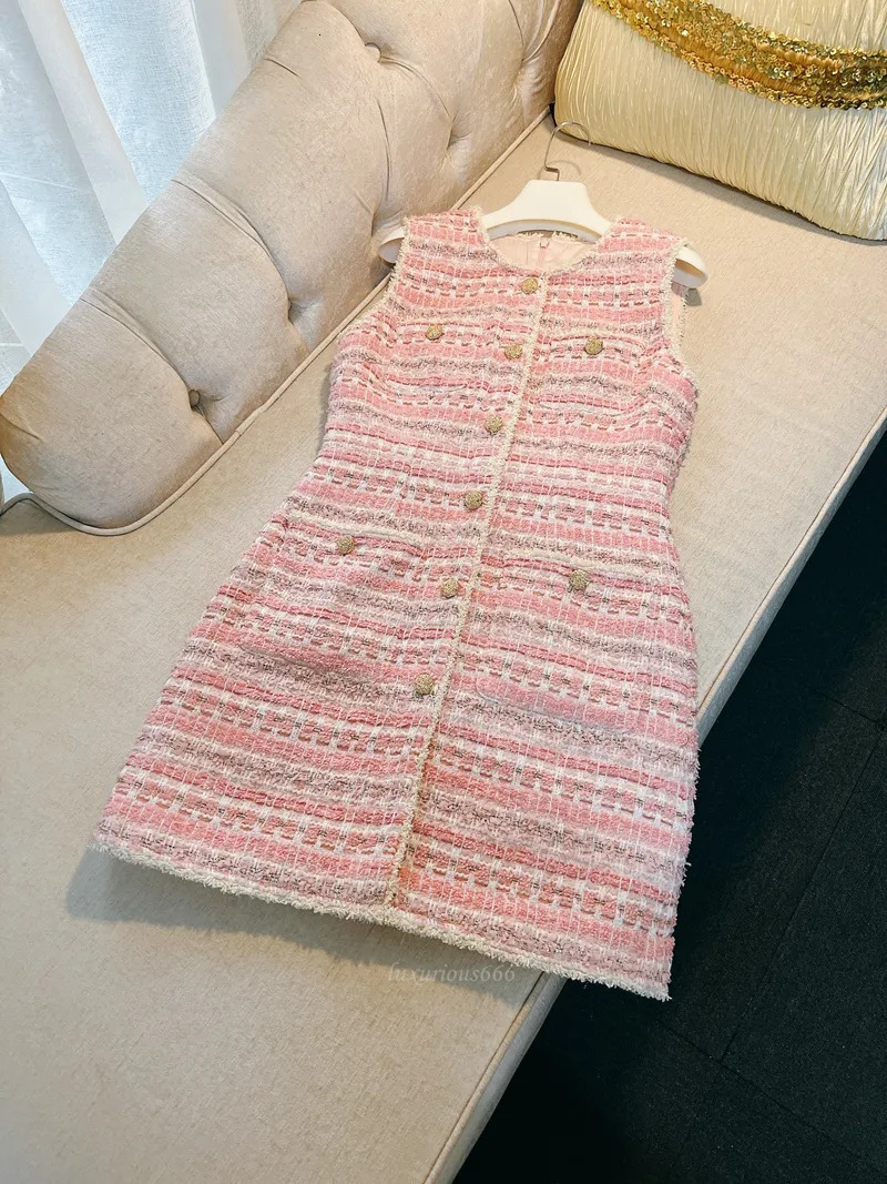 Sandro Dress Designer Maje Dress Tweed Panelled Pink Solid Color Short Sleeve Pockets Short Single Breasted Casual Dresses Coarse Woolen Sleeveless