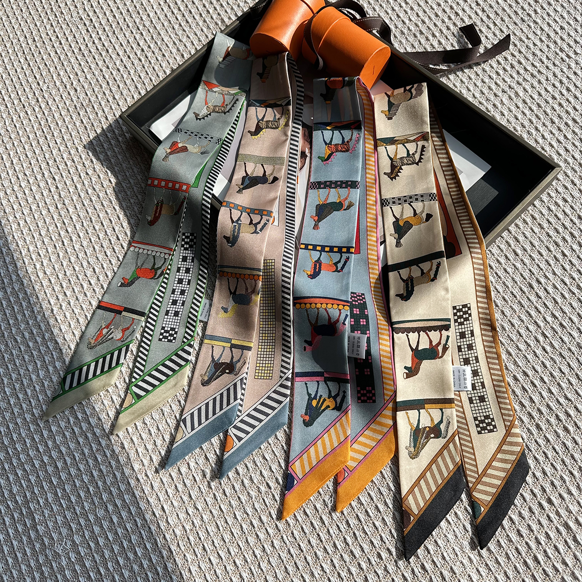 New Edition Equestrian Legend Silk Scarf, Women's Style, Suitable for Spring and Autumn Seasons, 100% Mulberry Silk Material, Fashionable and V