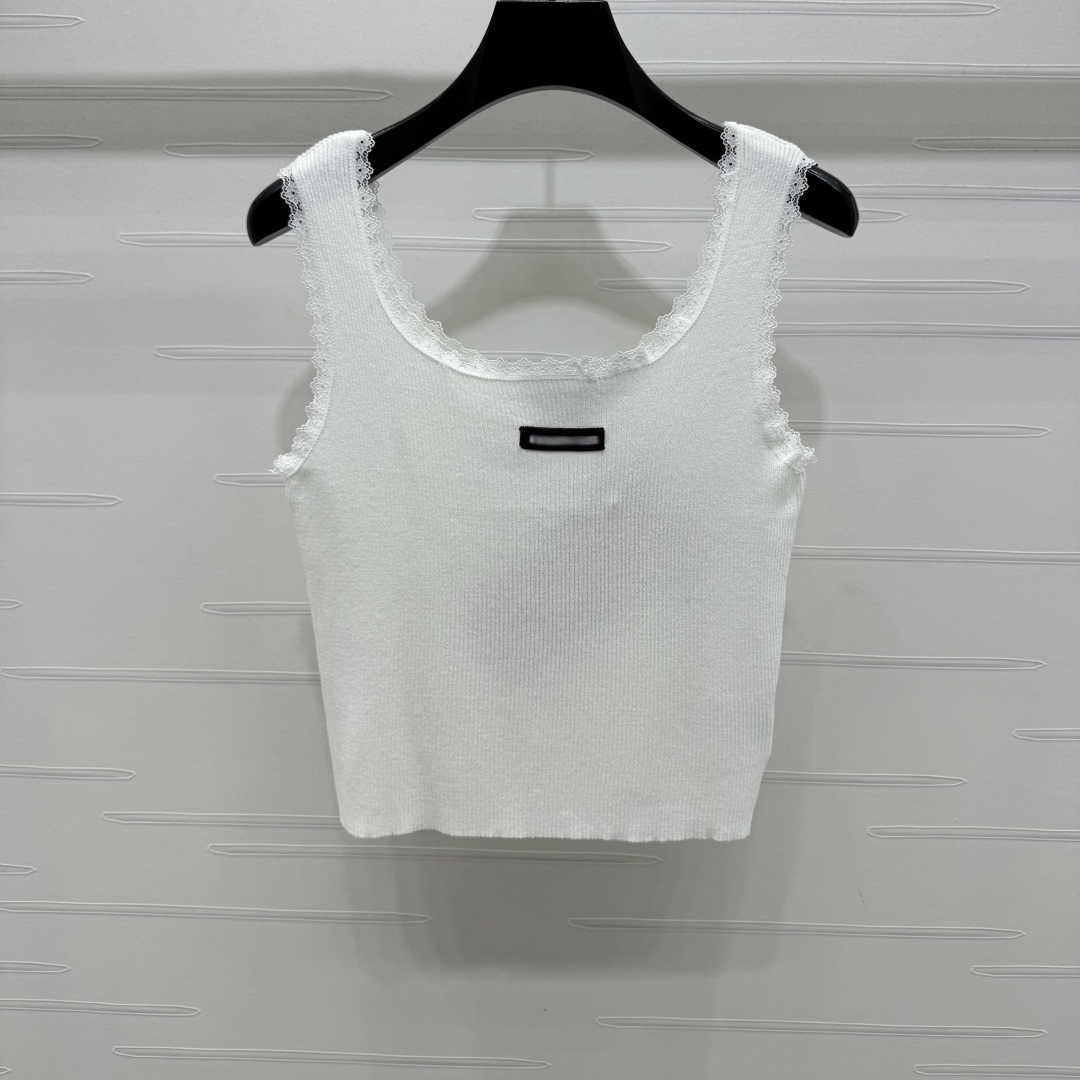 Luxury Lace Trim Knitted Crop Top Women Slim Fit Vest Outerwear Base Versatile Summer Casual Style Breathable Round Neck Tank Top 260401