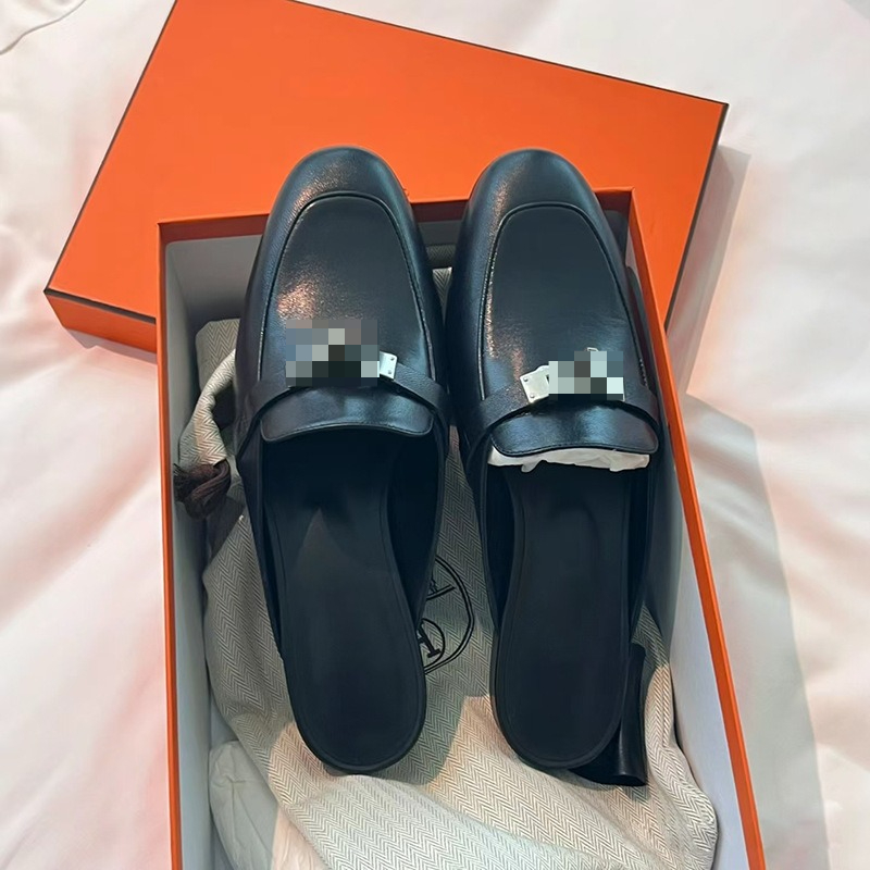 Half Slippers Dames Sandalen Nieuw Gesp Platte Zool Veelzijdige Instappers Comfortabele Schoenen Voor Dagelijks Gebruik