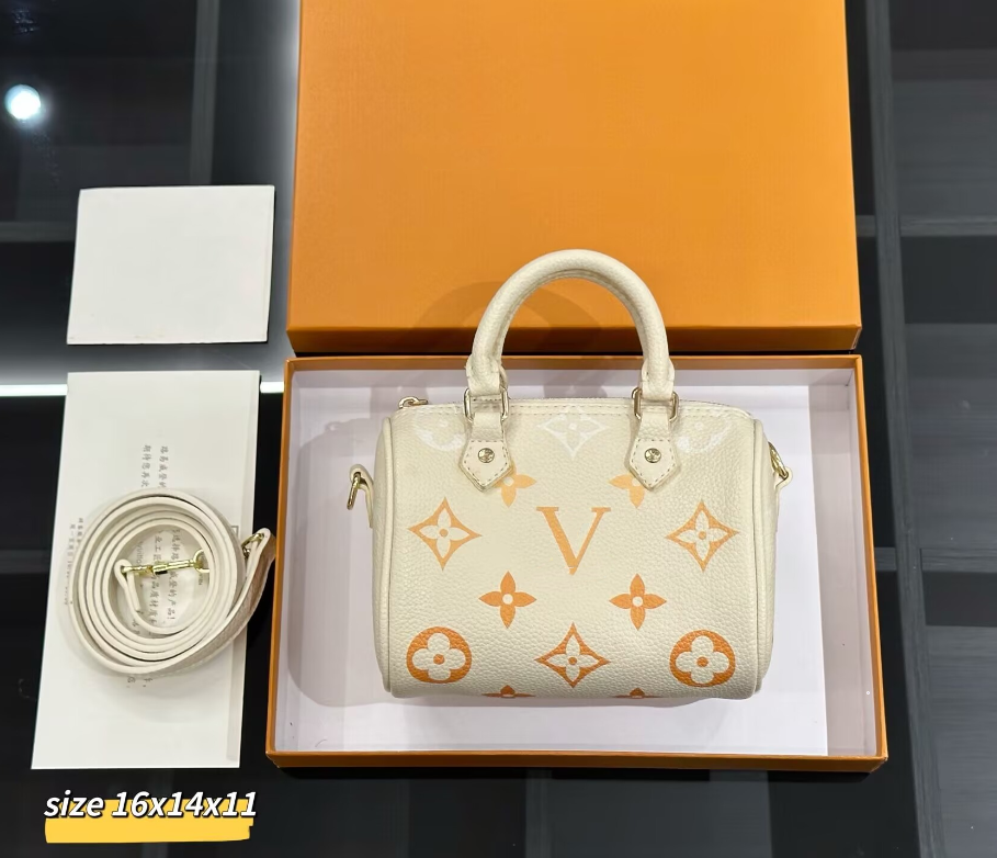 Top popular designer bag luxury Mini Pillow Bag shoulder bag womens high-quality Mini Nano Shoulder Bags Clutch Bag Small Tote Beach Bag