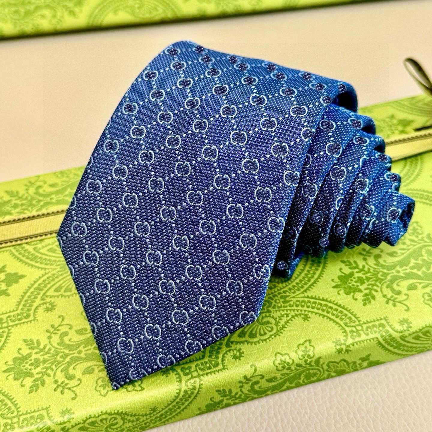 Silk brand ties, luxury ties, new luxurious men's ties, high-end brand ties, business versatile ties, trendy fashion designer handcrafted silk