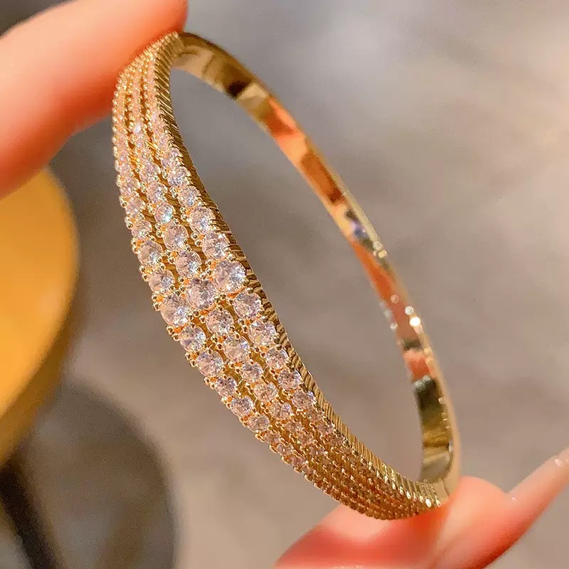 Solid Hard Bangles Charm Bracelets Designer Ring Jewellery Designer For women Women Mens Stainless Steel Gold Silver Classic Permanent 60Mm Buckle B