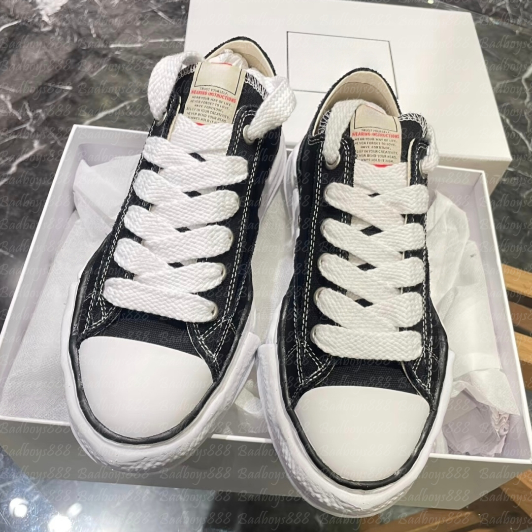 Shoes Designer Men Sneakers Womens designer Casual Shoes With Box QG Sole Canvas Leather Black White Yellow Grey Low Plateforme Trainer Flat Trainer