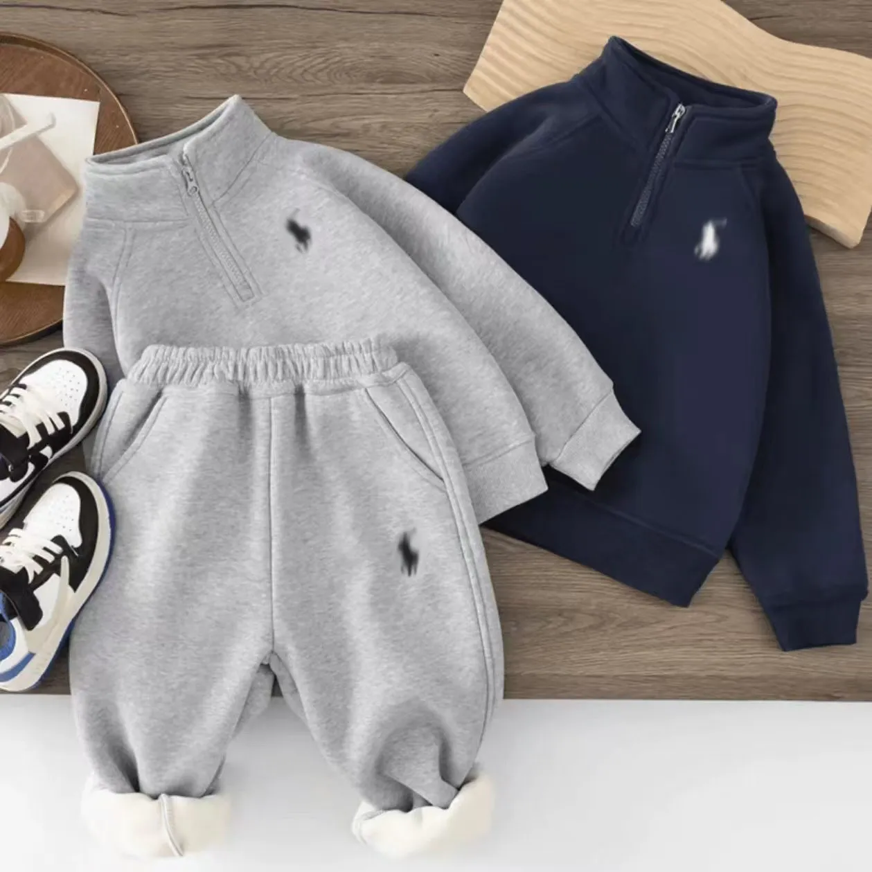 Polo de diseñador con forro polar para niños, Sudadera con capucha de invierno gruesa y cálida, conjunto de sudadera larga de lana de 2 piezas para
