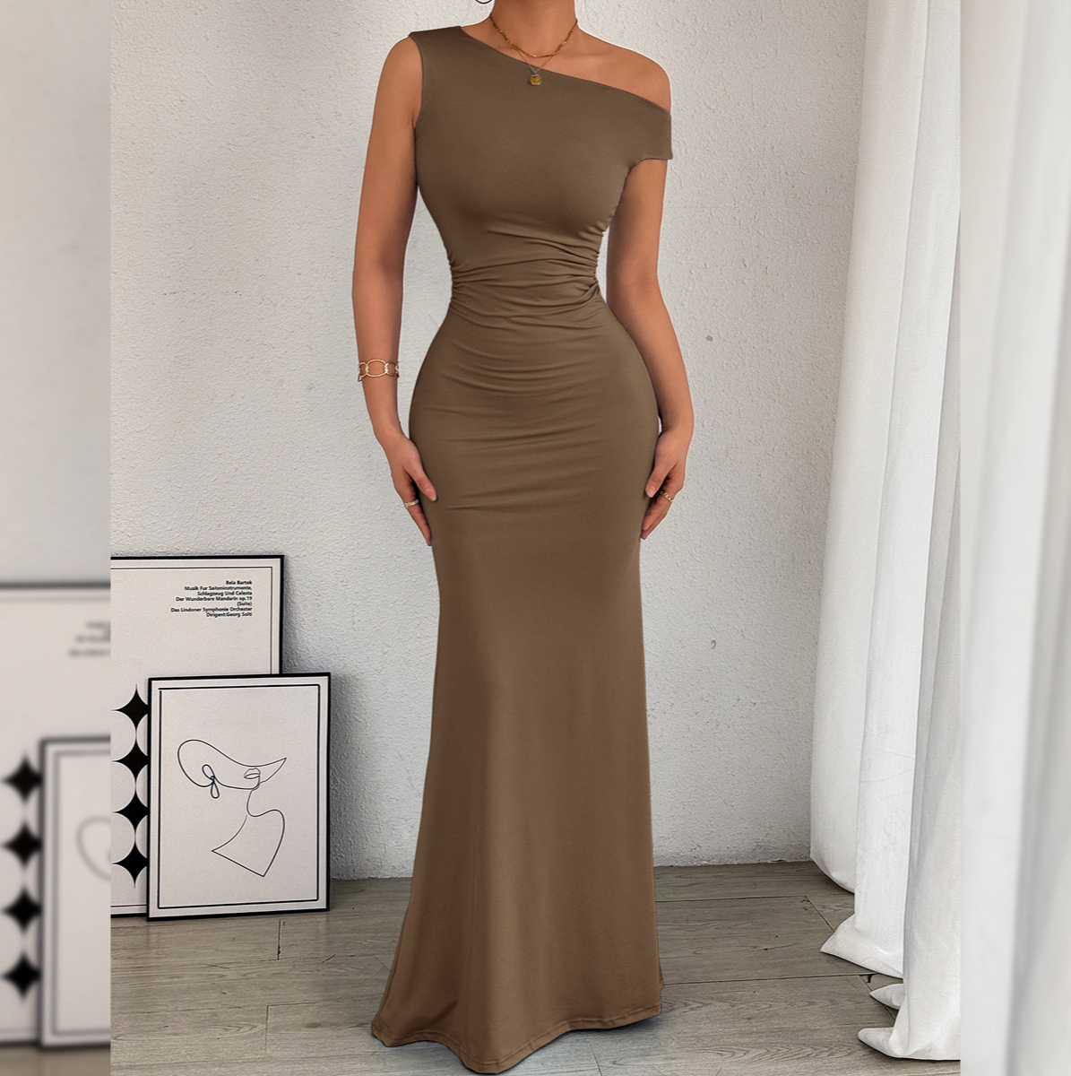 547 Vente chaude hors épaule décolleté taille plissée sans manches robe sexy nouveau