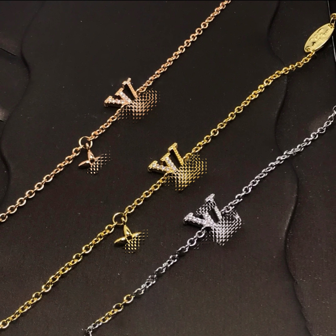 Diamond bracelet charm Clover chain Designer Jewelry fashion high end version Elegant Classic Wristband 18K bracelets for women