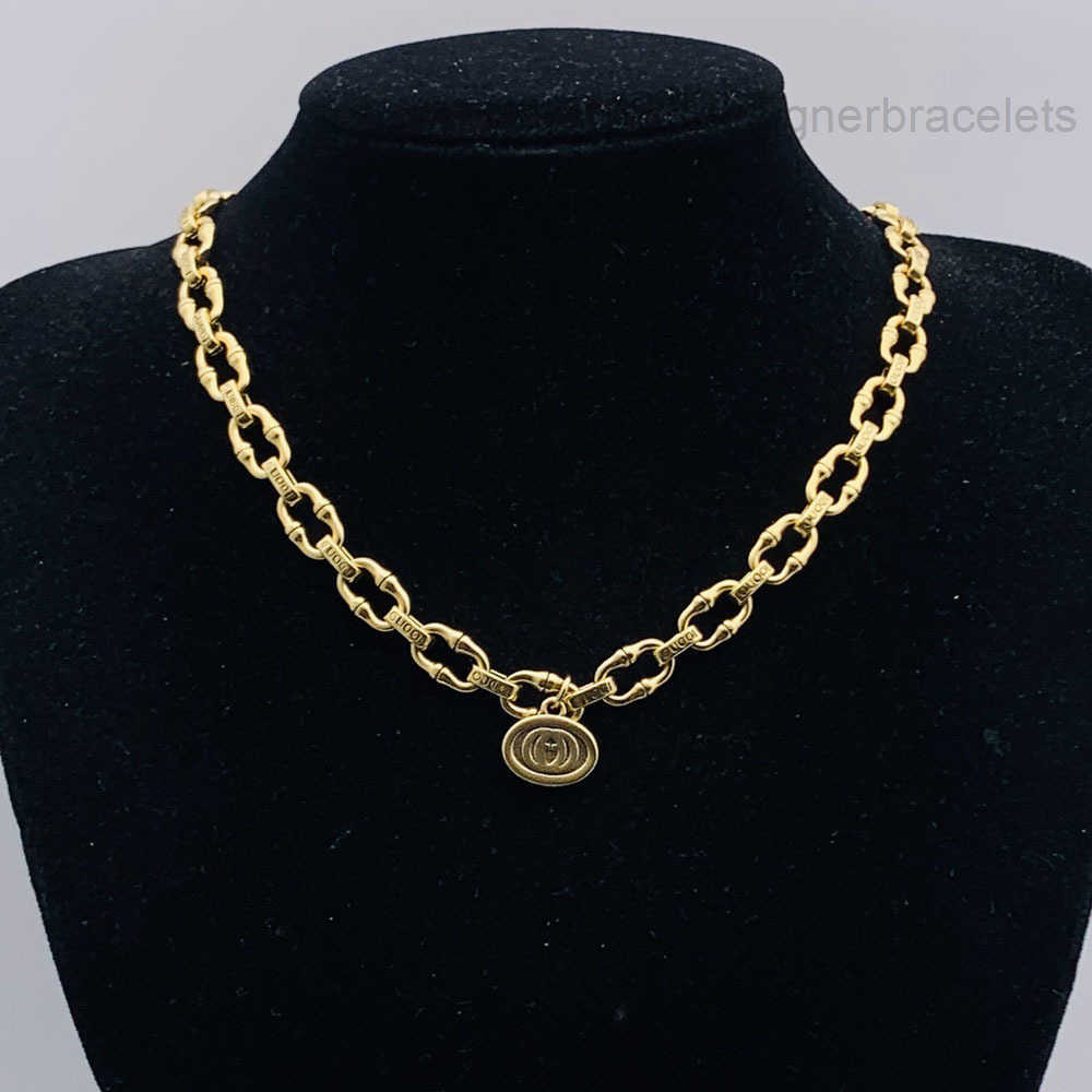 High End Bee Pendant Necklace Brass Copper Men Womens Classics Designer Letter Crystal Necklaces Chains Inaly Diamond Pearl Wedding Jewelry Love Gif