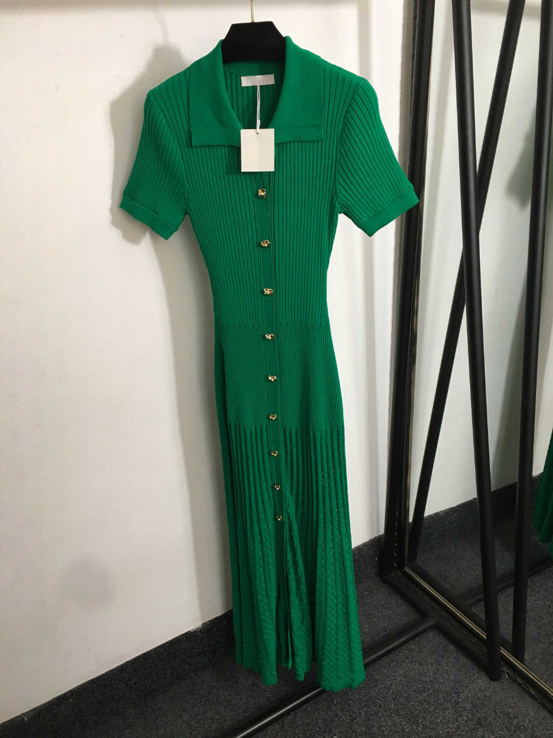 Sandro Designer Dress Womens Diamond Short Sleeve Knit Dresses Luxurious Button Lapel Waist Cinched Fashion Party 2026 Spring French Fragrant Women