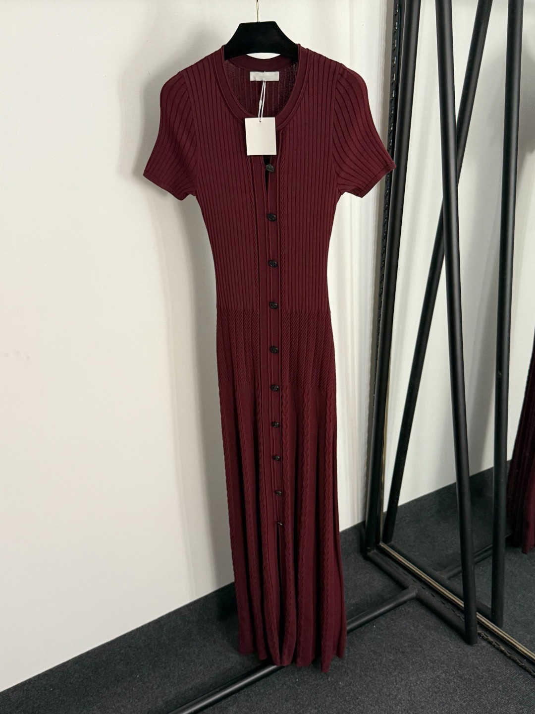 Sandro Designer Dress Womens Diamond Short Sleeve Knit Dresses Luxurious Button Lapel Waist Cinched Fashion Party 2026 Spring French Fragrant Women