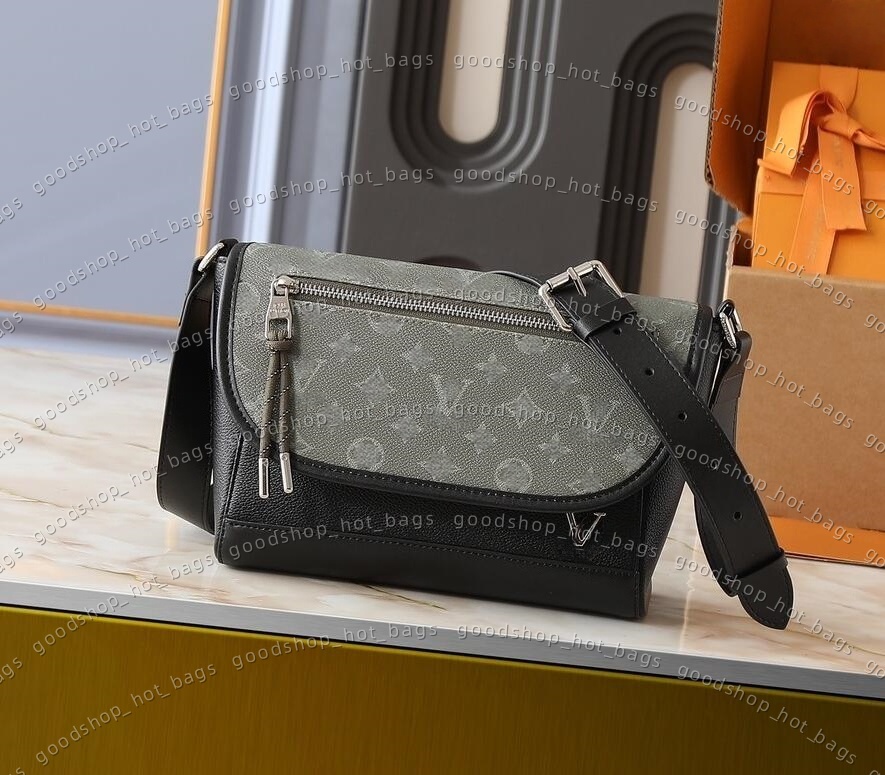 10A TOP Luxury fashion designer men's bags Handbags Women Men Real leather Messenger Bags Shoulder Make up Bag Designer Handbag Tote Man's