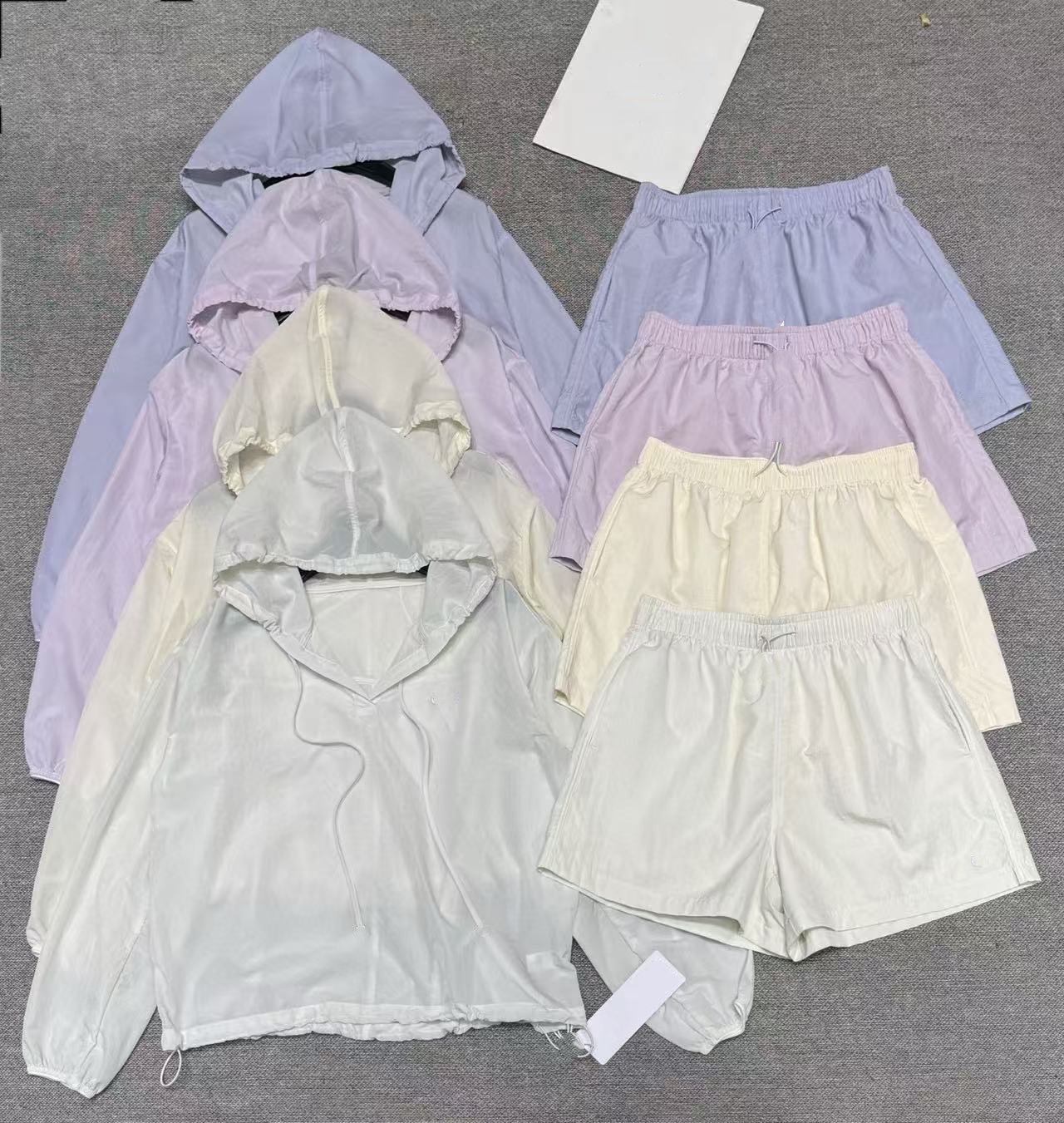 Une veste de protection solaire respirante, confortable, élégante et classique, légère, rafraîchissante, protection UV, soie glacée, combinaison