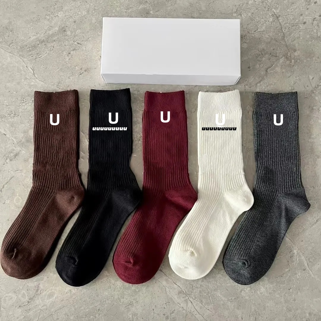 UU-L4106-L4107 Chaussettes courtes unisexes en coton respirant 5Paris/Set - Coupe confortable avec des lettres de marque élégantes Chaussettes de