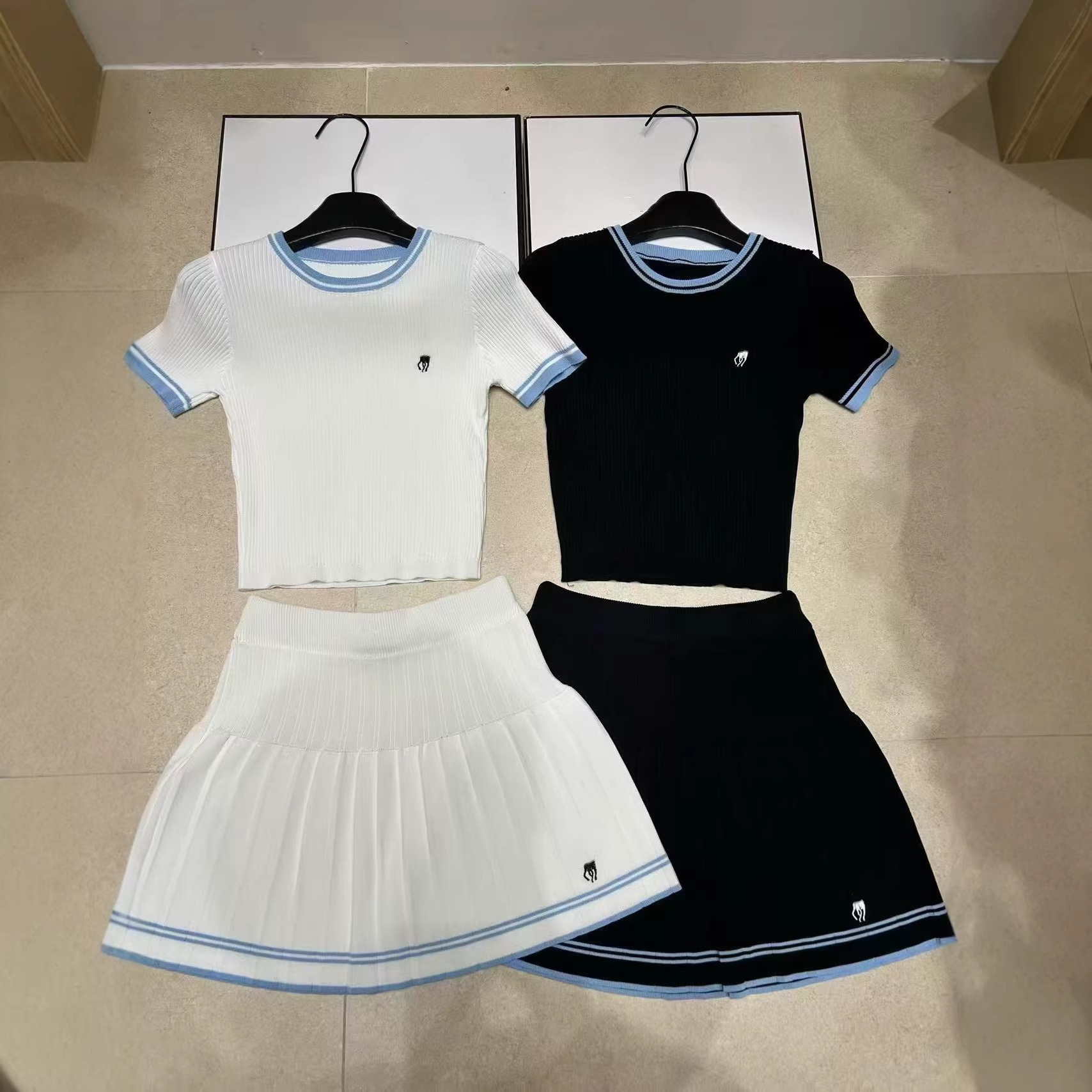 2026 New Knitted Dress Sets Women T Shirt Tops outdoor With Skirts Set Luxury Designer Letters Contrast Color Tees Pleated Skirt Outdoor Outfit Free