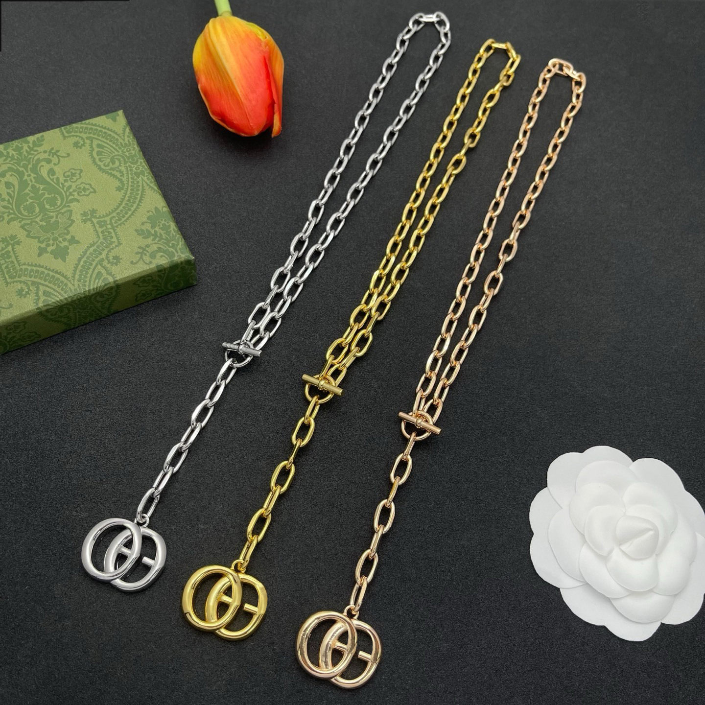 Classic gold-plated/silver/rose gold OT buckle necklace, oval chain design with circular pendant, suitable for women's fashionable and minimali