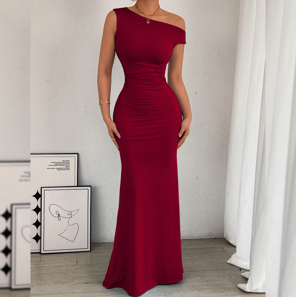 556 Vente chaude hors épaule décolleté taille plissée sans manches robe sexy nouveau