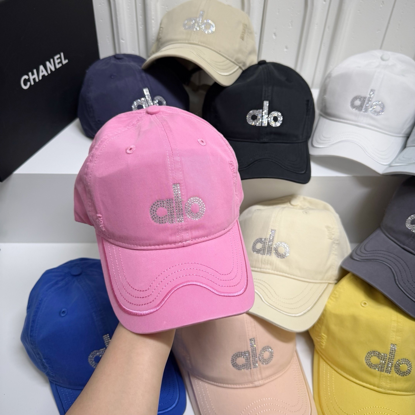 Designer Velvet Baseball Caps for Men Women Khaki Luxury Hats Suede Fitted Cap Fashion Fedora Letters Stripes Mens Casquette Beanie Hat Brown Gorra