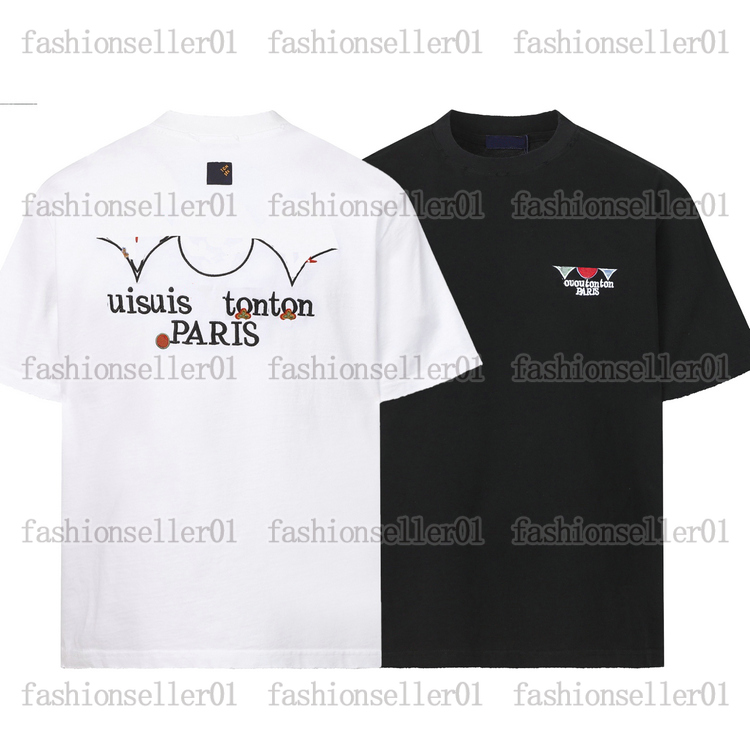 Designer Mens Plus Size T Shirt Europe Paris Summer Tshirt Simple Flowers embroidered badge pattern Luxury Casual Loose Black White Tops Tees