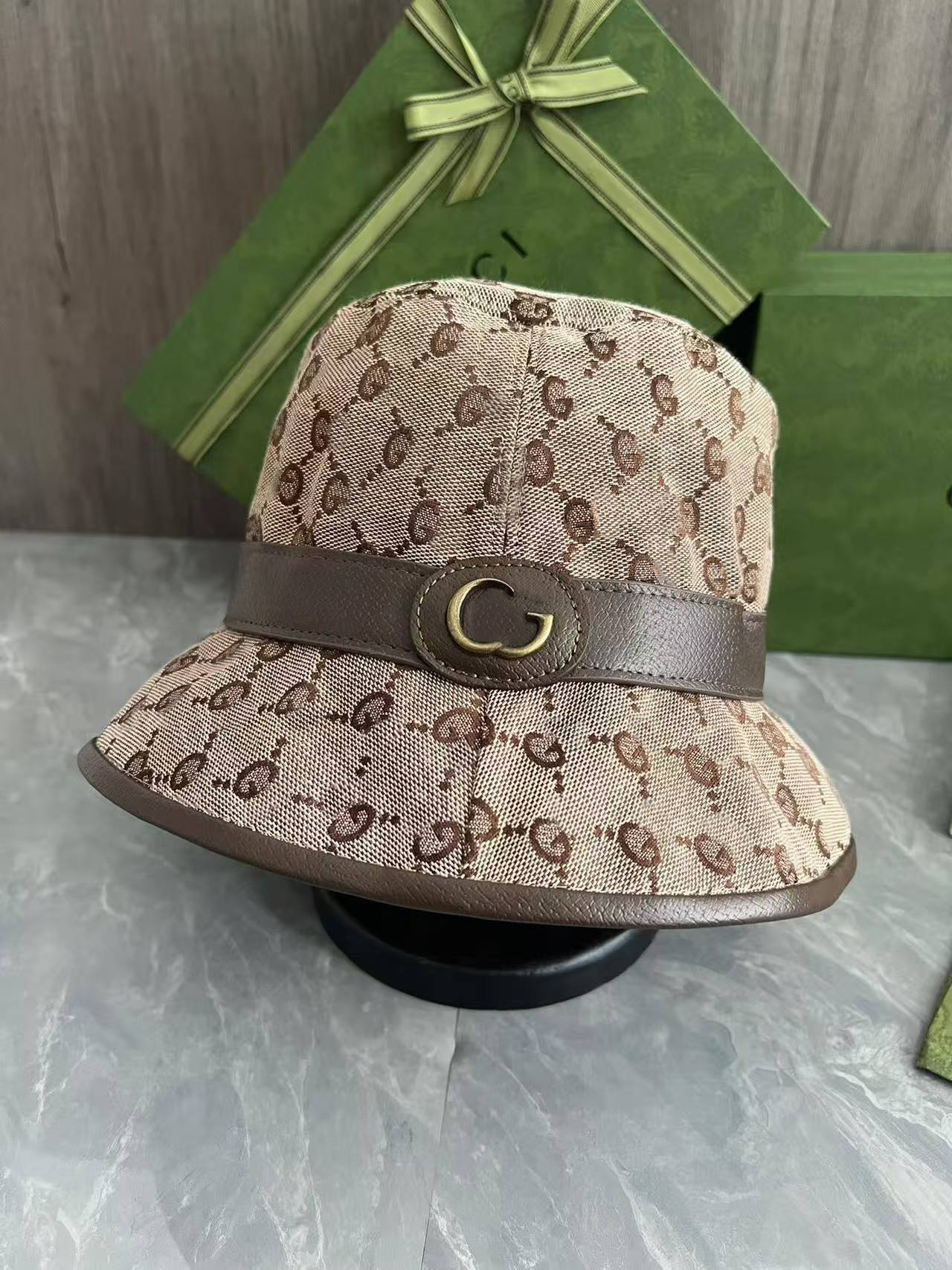Luxury hat designer bucket hat rainbow knitted casual hat summer sun hat unisex wide brim hat candy hat sun protection travel essentials