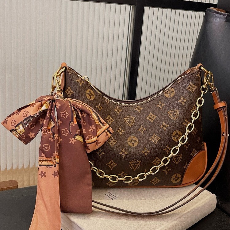 Light luxury horn trendy fashionable versatile shoulder and crossbody large-capacity commuter women's bag, wholesale from manufacturer