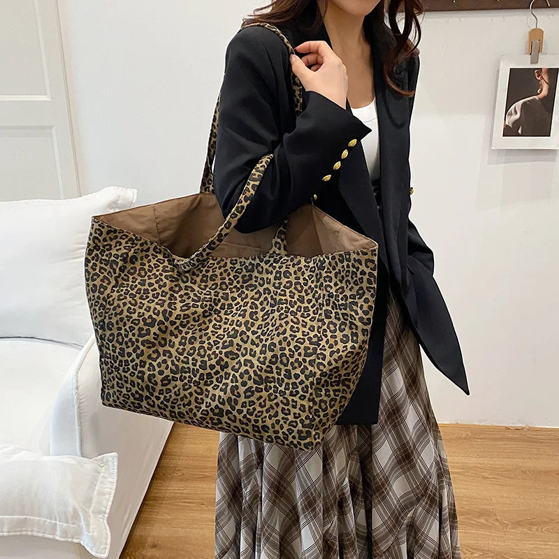 Bag accessories Large Capacity Handbag Casual Leopard Print Canvas Tote Internet Fashion Printed Shoulder Womens Luggage