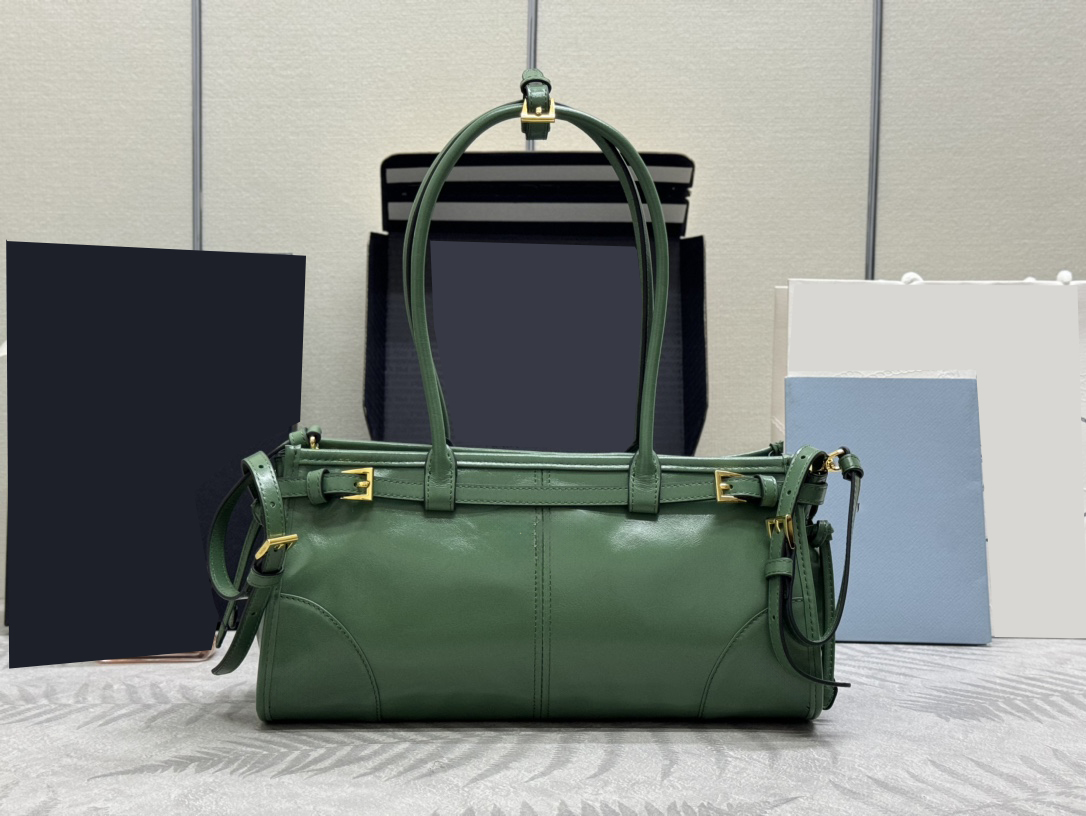 2026 hot selling style long handle handbag with high-quality oil wax leather and adjustable shoulder strap retro versatile shoulder bag