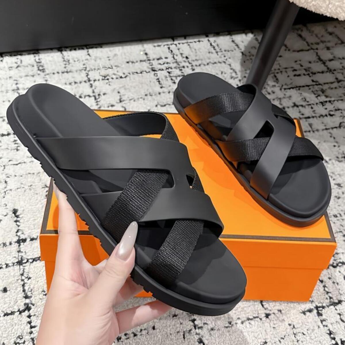 Classic Cross Tier Leather Kazimir Sandals Mens Summer Color Blocking Design Casual Beach Flat Slippers TPU Non Slip Outsole Designer slipper