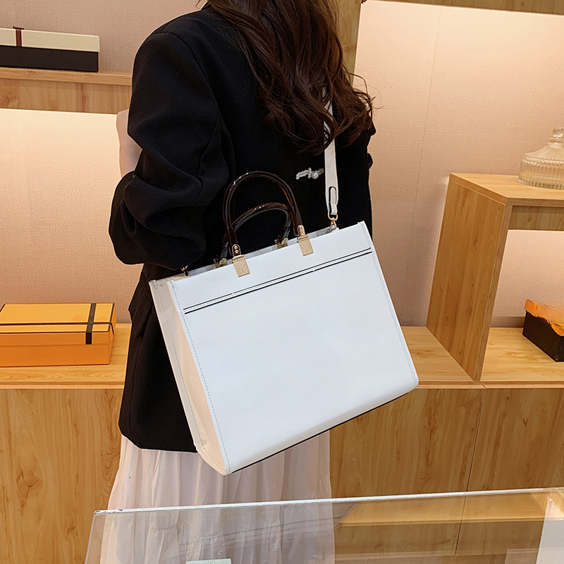 2026 Trend New Retro Classic Trendy designer bag Large Capacity Handbag Commuter Multi functional Shoulder Width Designer Women s Handbag Fashion Ha