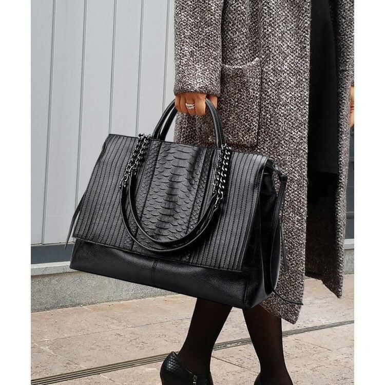 Free Shipping 2025 New Model Large Capacity Stylish Women's Light Luxury Handbag Tote Bag Office Briefcase