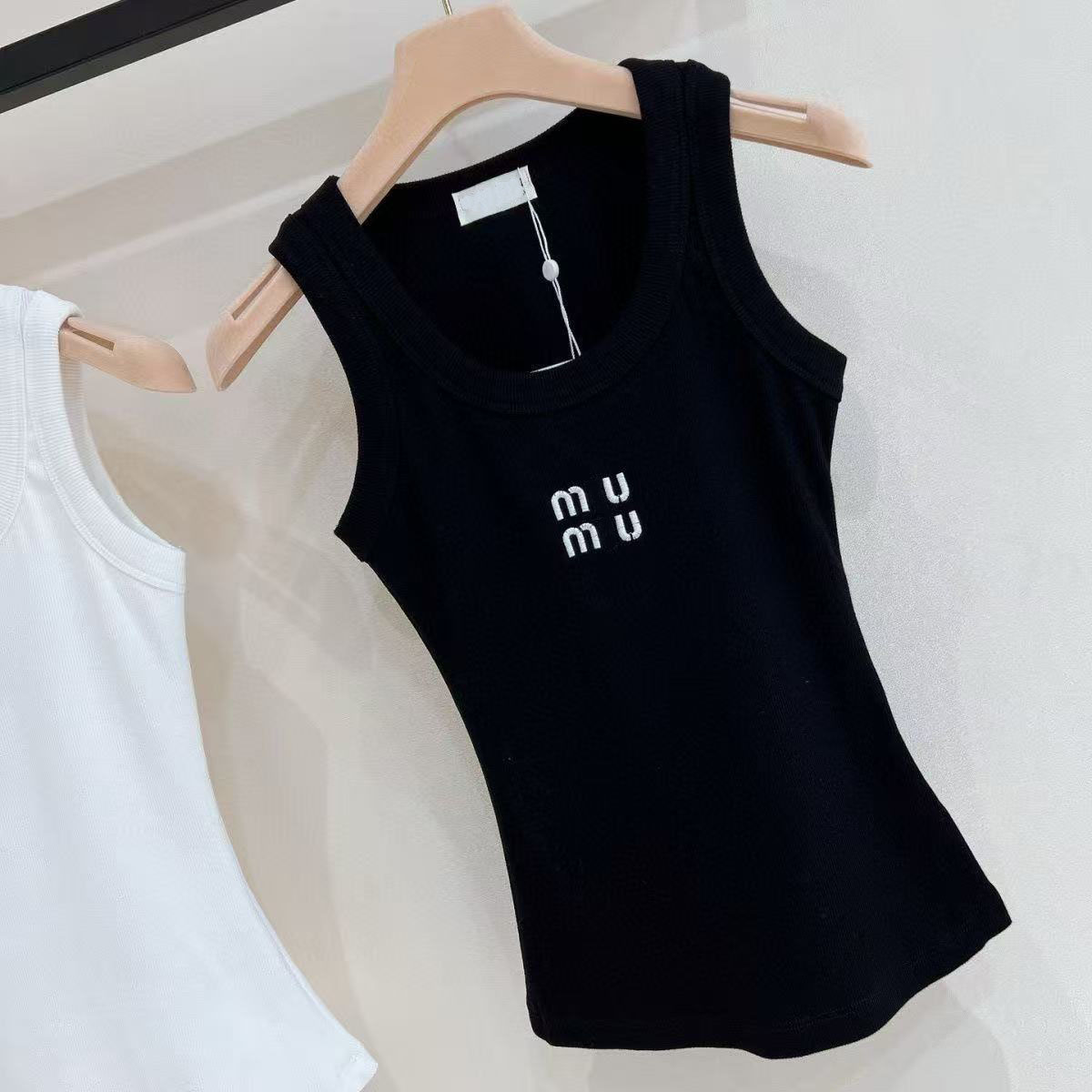 Miu Vest Free Shipping Womens Polos Womens Designer T-Shirt Slim Fit Crop Top CH Embroidery Short Open Umbilical Tee Small Street Hot Girls Versatil