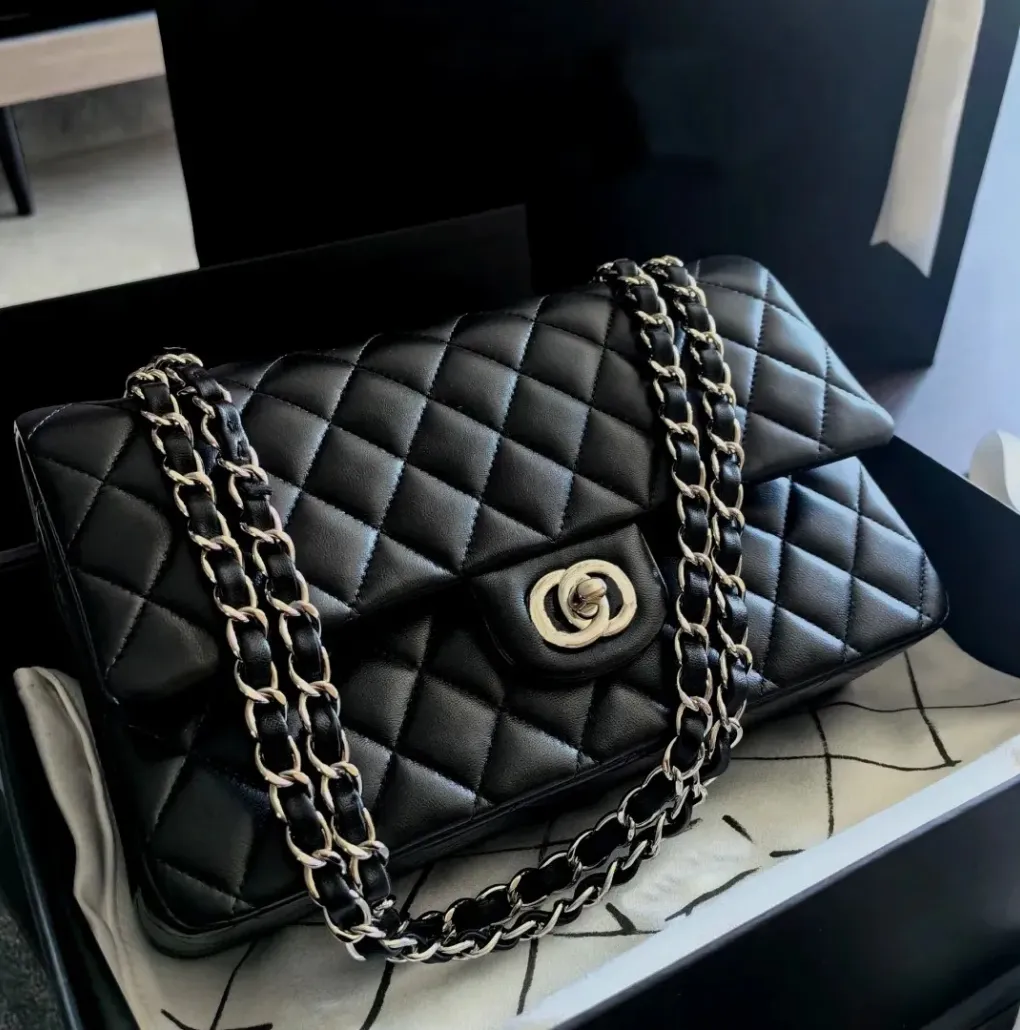 2026 Designer Handbag Shouder Chain Bag Cutch Fap Totes Bags Waet Check Veour Thread C Purse Doube Letters Soid Hasp Waist Square Stripes Women bag