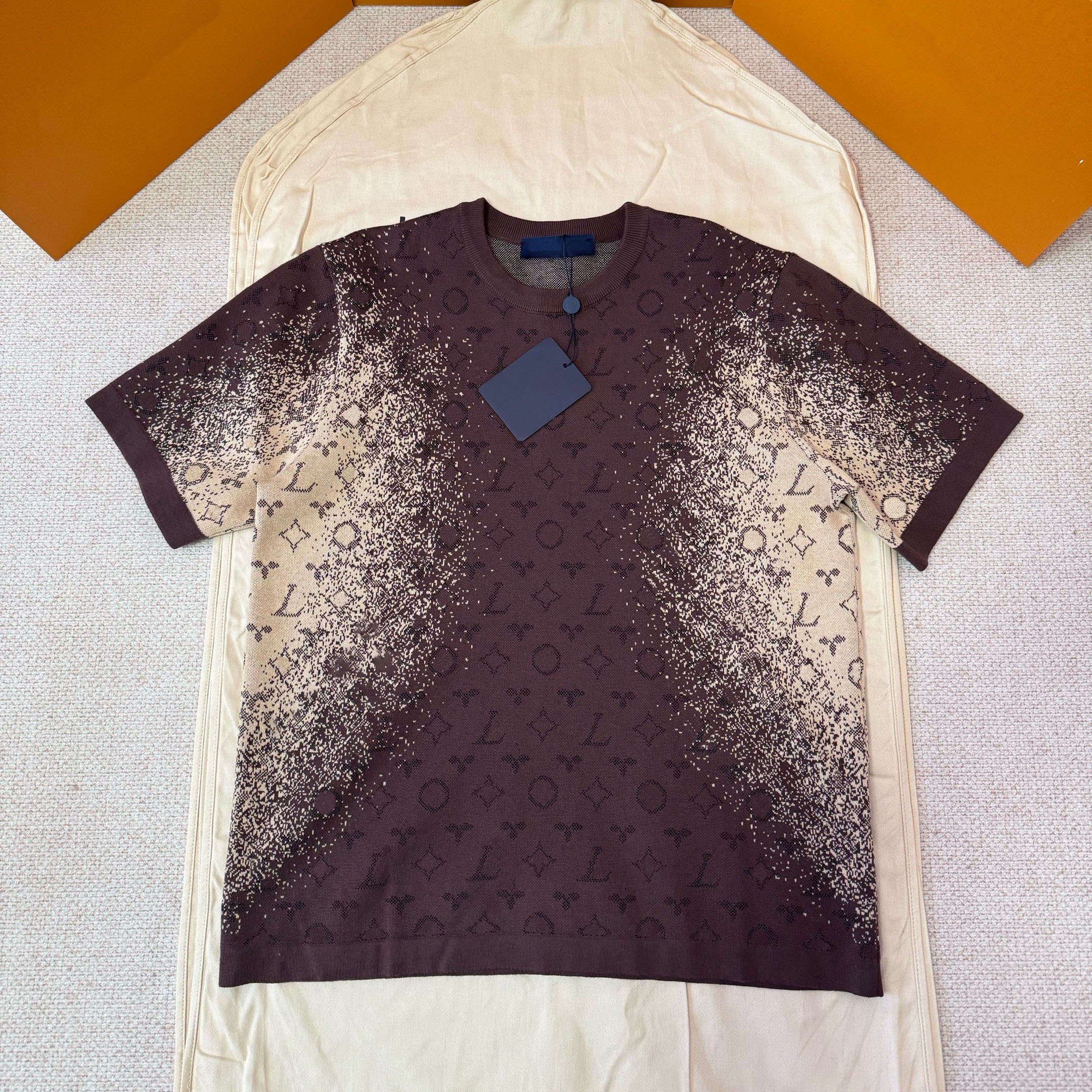 High quality designer men's T-shirt and polo shirt men's T-shirt letter dark pattern jacquard gradient knitted short sleeved shirt