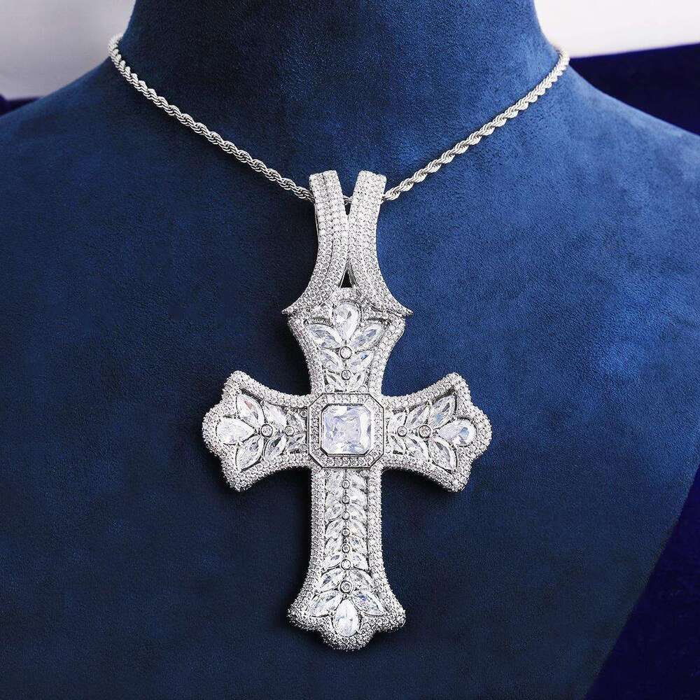 Men's hip-hop VVS D color Iced Out moissanite luxury design pendant